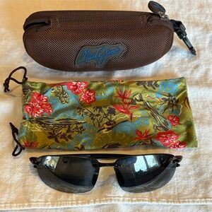 Maui Jim Black MJ Sport Ho'okipa Sunglasses with Brown Case and Floral Pouch
